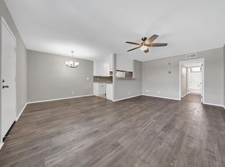 15928 Vanowen St APT 209, Lake Balboa, CA 91406