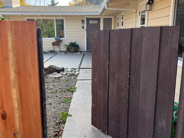 894 Ames Ave, Palo Alto, CA 94303
