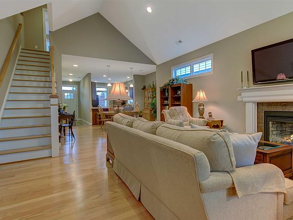 5th image of 709 Kentwood Dr