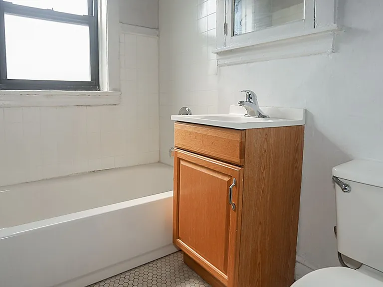 4844-46 N. Rockwell / 2604-12 W. Gunnison — Photo 14