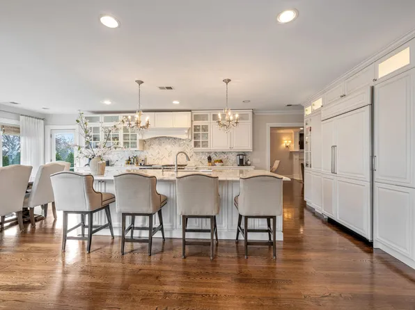 534 Brandon Place image 10 of 44