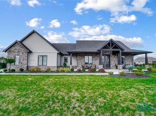 10284 Wheatfield Dr, Findlay, OH 45840