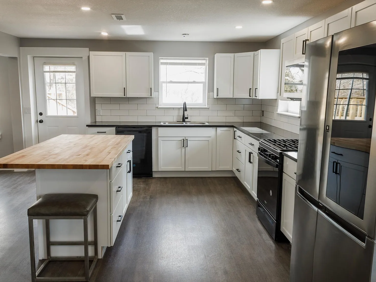 4 bed, 3000 sqft, $2,649 — Photo 2