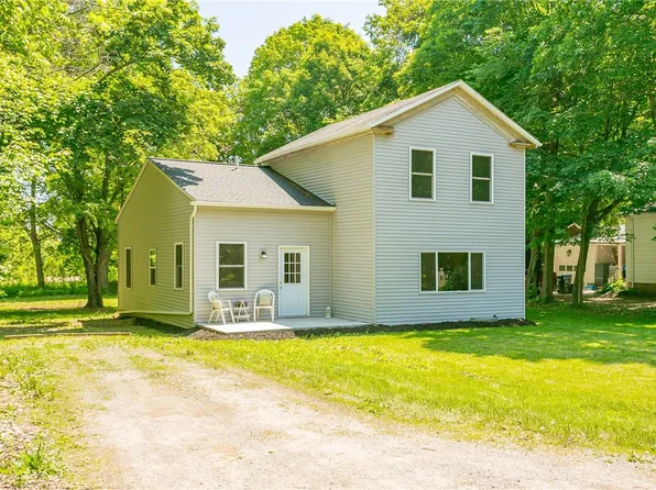 2221 River Rd, Caledonia, NY 14423