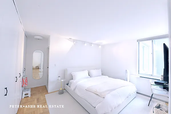 Rented by Peter Ashe | media 36
