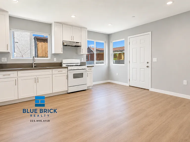 1242 W 93rd St #1/4 — Photo 1