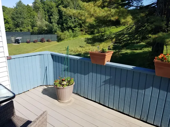 4-7 Rolling Hls, Lenox, MA 01240