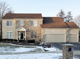 823 Columbia Cir, North Aurora, IL