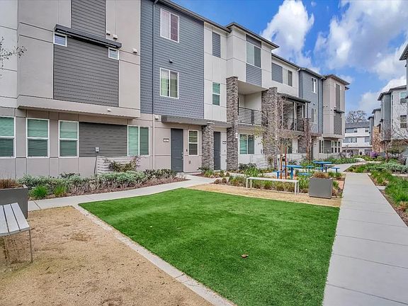 2nd image of 29456 Urbia Way