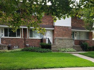 29445 Orangelawn St, Livonia, MI 48150