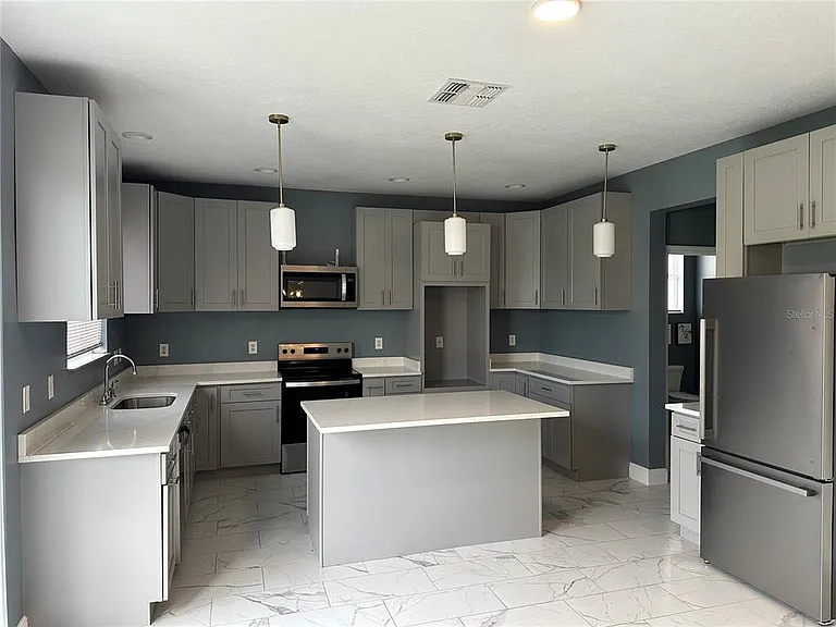 545 First Cape Coral Dr — Photo 17