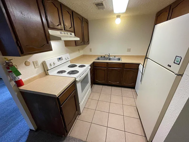 11400 Prospect Ave NE #B — Photo 5