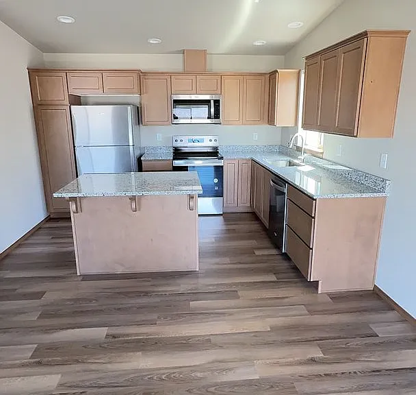 310 S Newton Ave — Photo 11