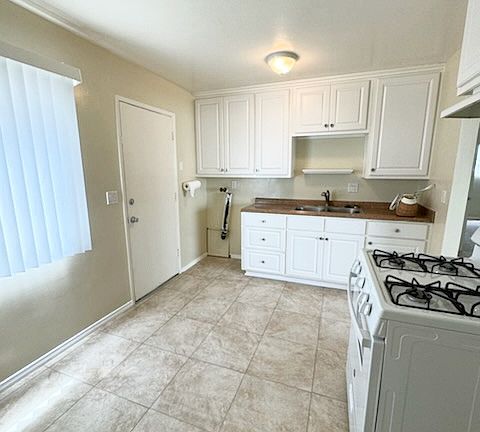 4th image of 660 2nd St APT D