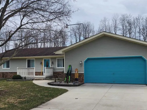 2230 Long Point Dr, Houghton Lake, MI 48629