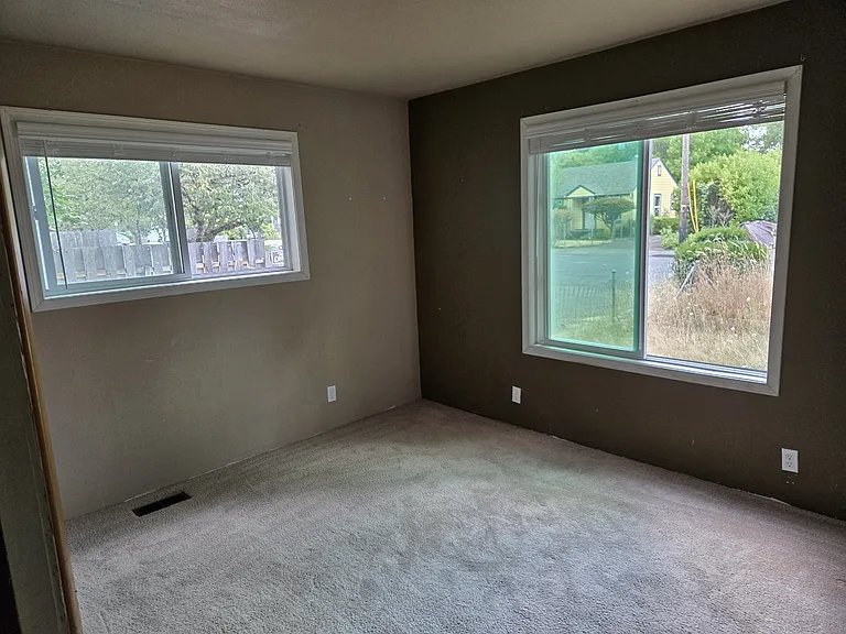 SE Lilly Ave — Photo 6