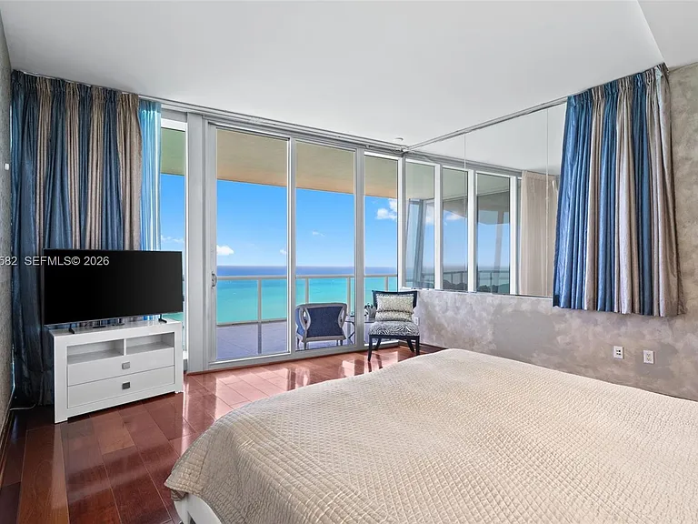 17121 Collins Ave #Penthouse 4406 — Photo 21