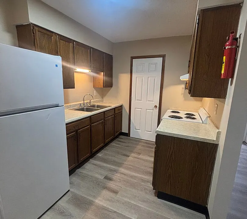 107 W North St