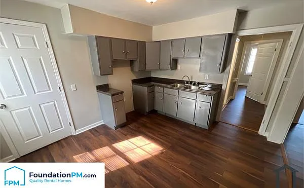 2303 Longstreet Dr — Photo 4