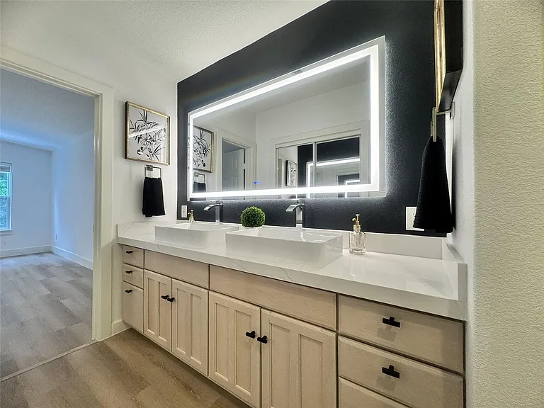 516 S Post Oak Ln #9 — Photo 28