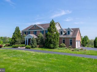 9 S Sunrise Ln, Boyertown, PA 19512