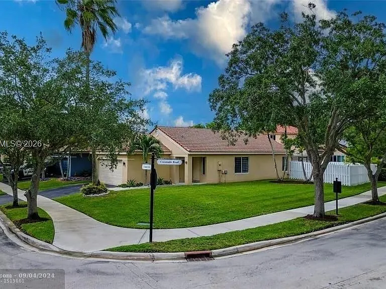 1356 Presidio Dr — Photo 1