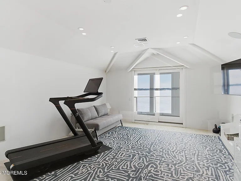 7 Circle Dr — Photo 32