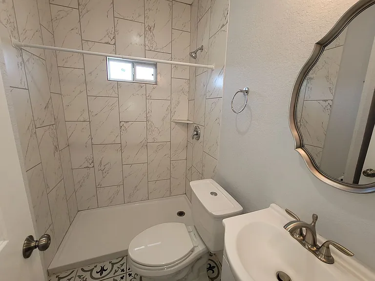 1026 W French Pl #3 — Photo 11
