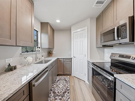 3rd image of 700 Rice St