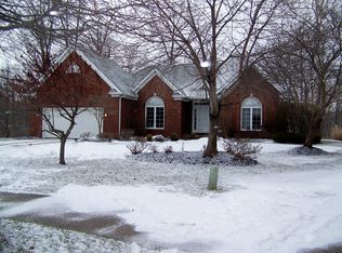 8381 Twin Creek Ct, Mentor, OH 44060