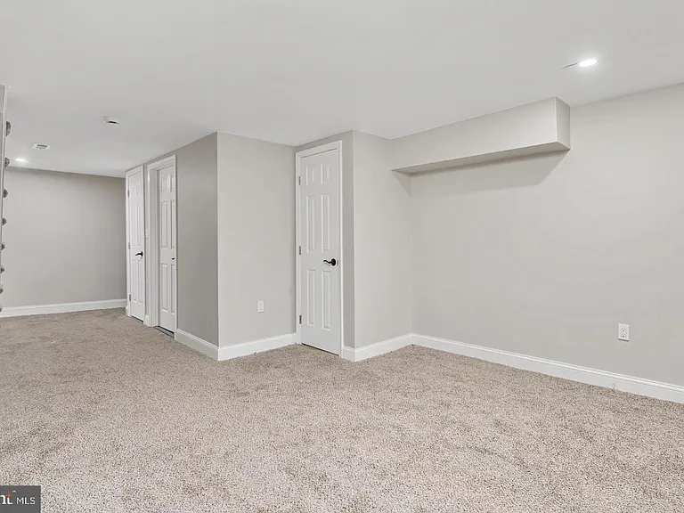 2828 Lake Ave — Photo 18