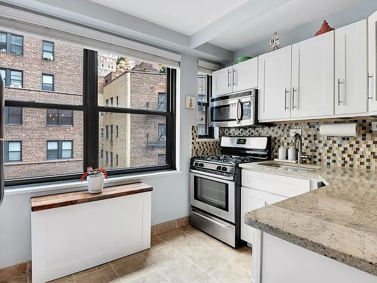 305 E 40th St #11X — Photo 4
