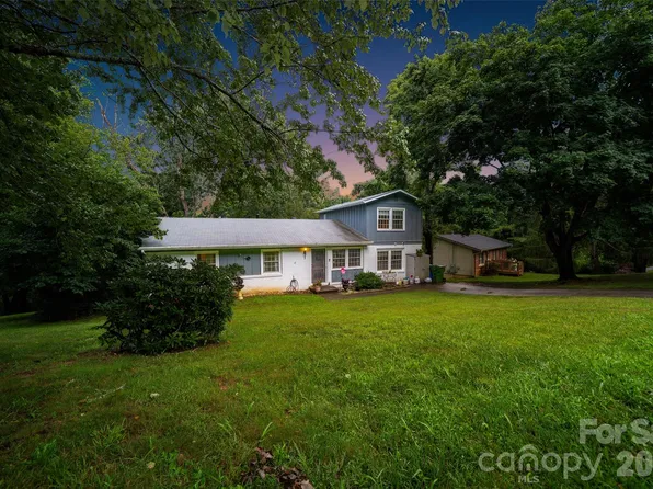 6 Hillview Cir, Asheville, NC 28805