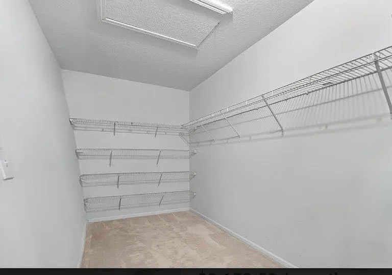 112 Kildrummy Ct — Photo 35