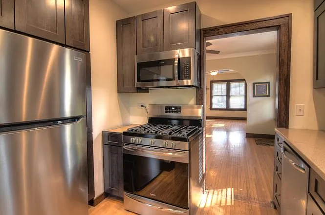 208 N Oak Ave — Photo 24