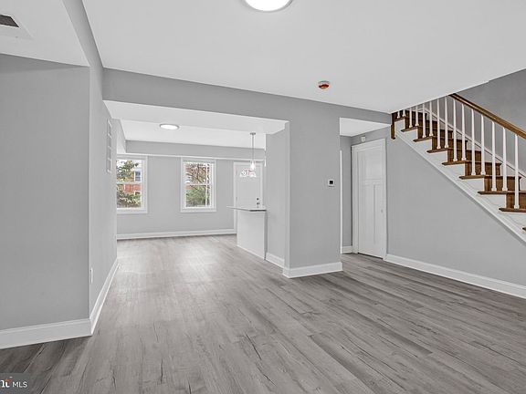 3rd image of 3617 Elmley Ave