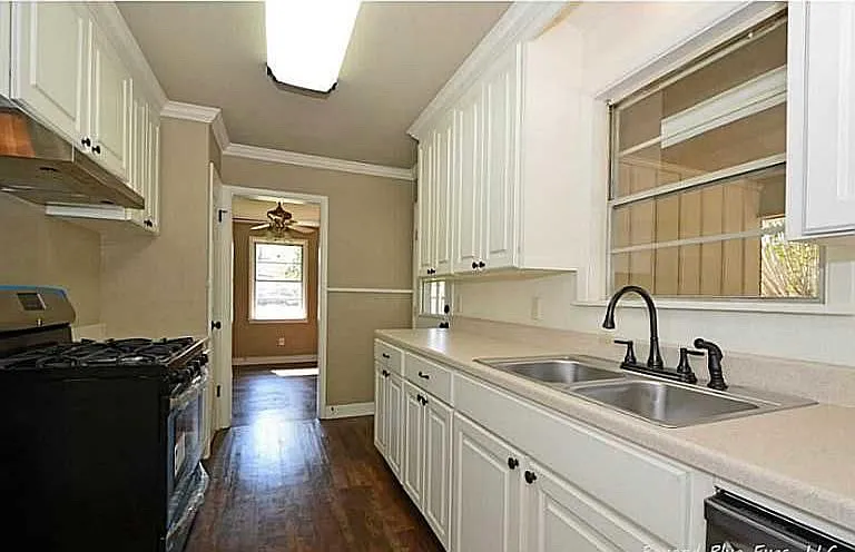3881 Greenway Pl — Photo 4