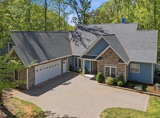 165 Peninsula Dr, Moneta, VA 24121
