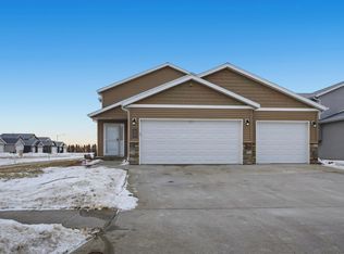 3053 38th Ave S, Moorhead, MN 56560