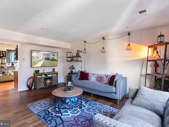 3rd image of 46104 Lucca Way