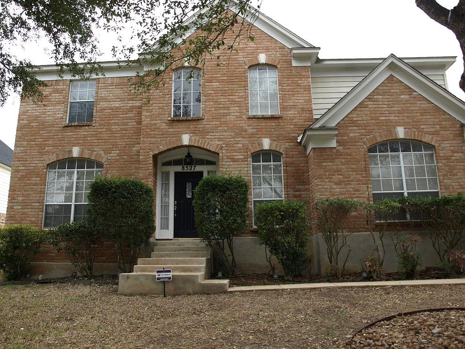 1st image of 8527 Carlton Woods Dr