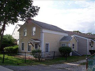 2nd image of 307 W Main St