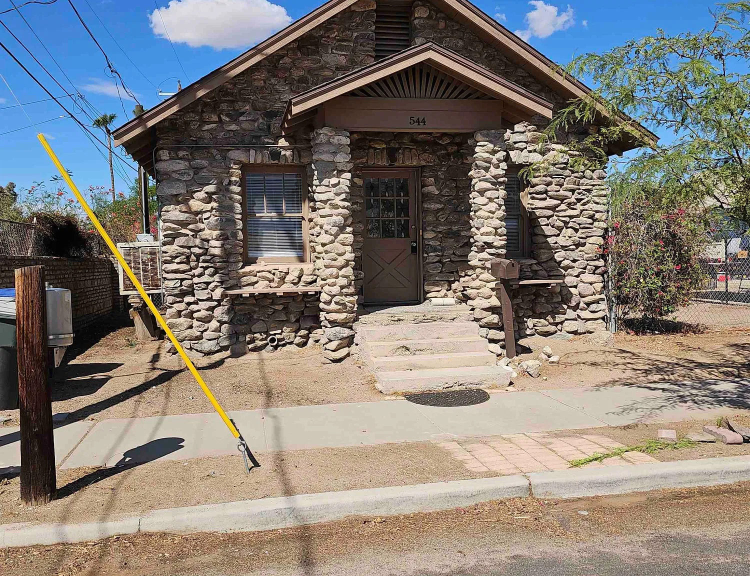 1 bed, 1.0 bath, 585 sqft, $800 — Photo 1