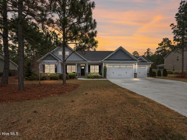 822 Winston Pines Drive, Aberdeen, NC 28315