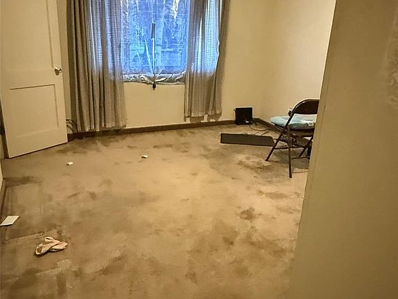 4th image of 1251 Salem Street