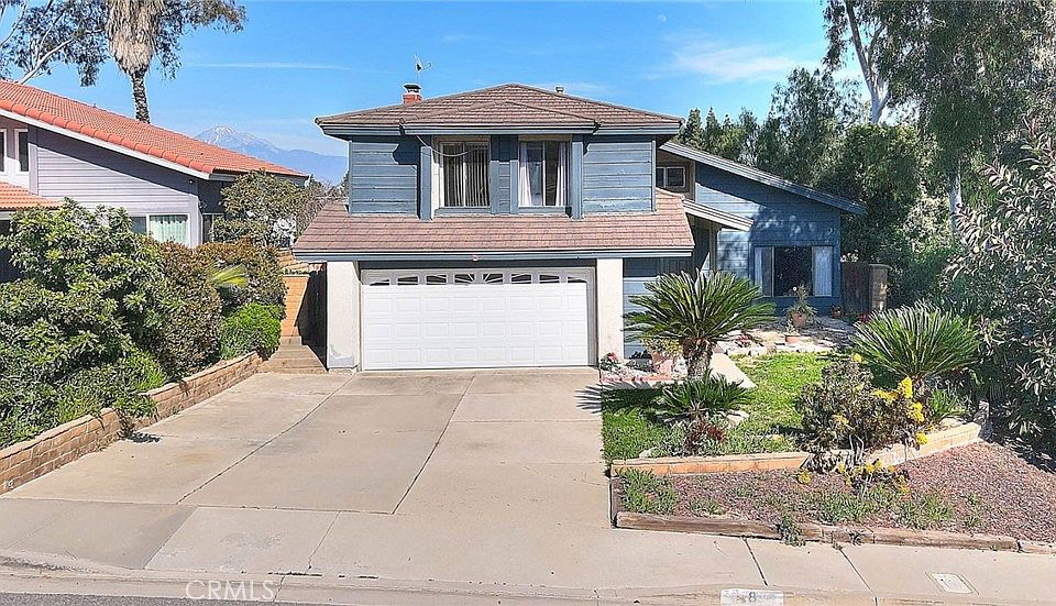 1st image of 8 Tanglewood Dr