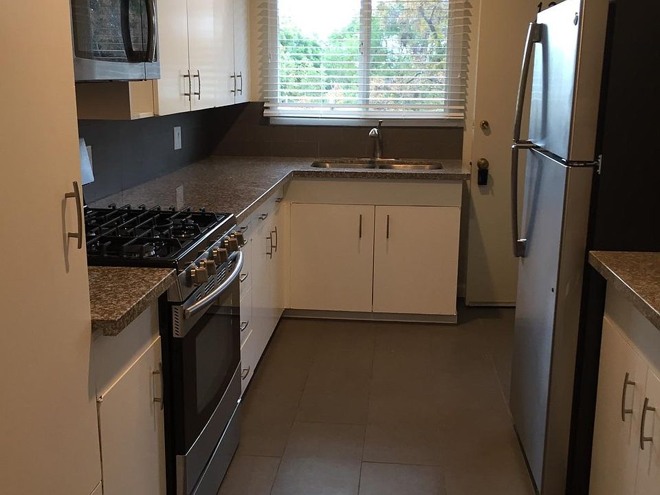2nd image of 140 E Sola St