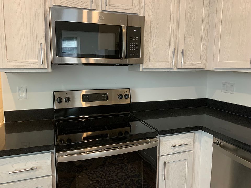 Kitchen with electric cooking and Micro-Wave