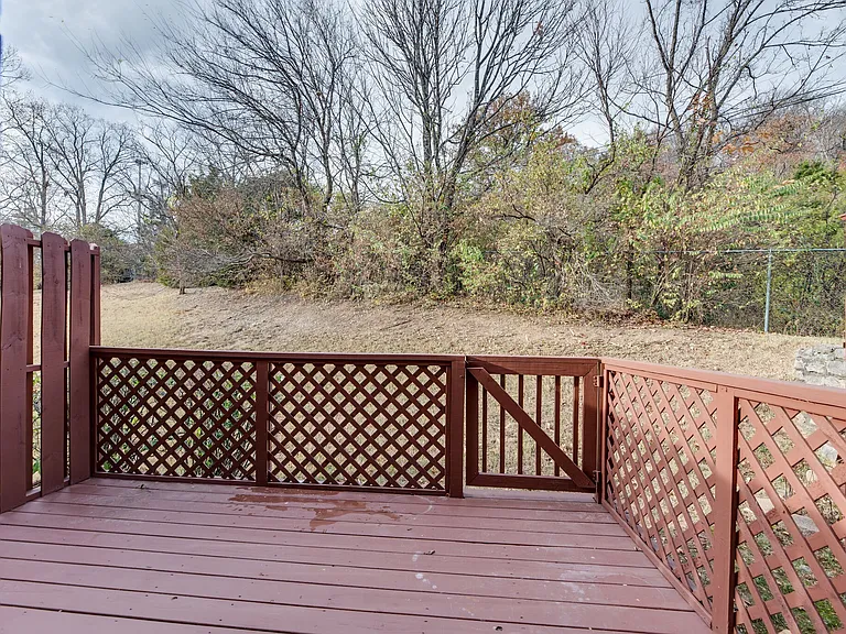 102 Villa View Ct — Photo 34