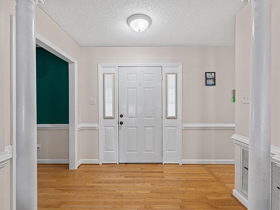 5th image of 724 Iris Bryant Rd